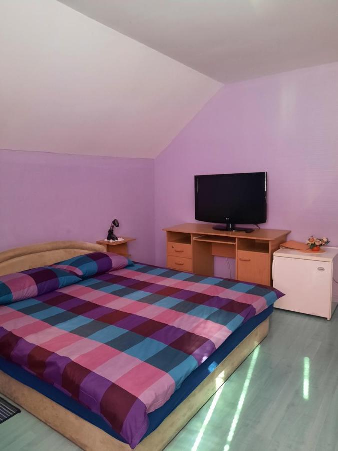Rooms Cehovin Postojna Εξωτερικό φωτογραφία