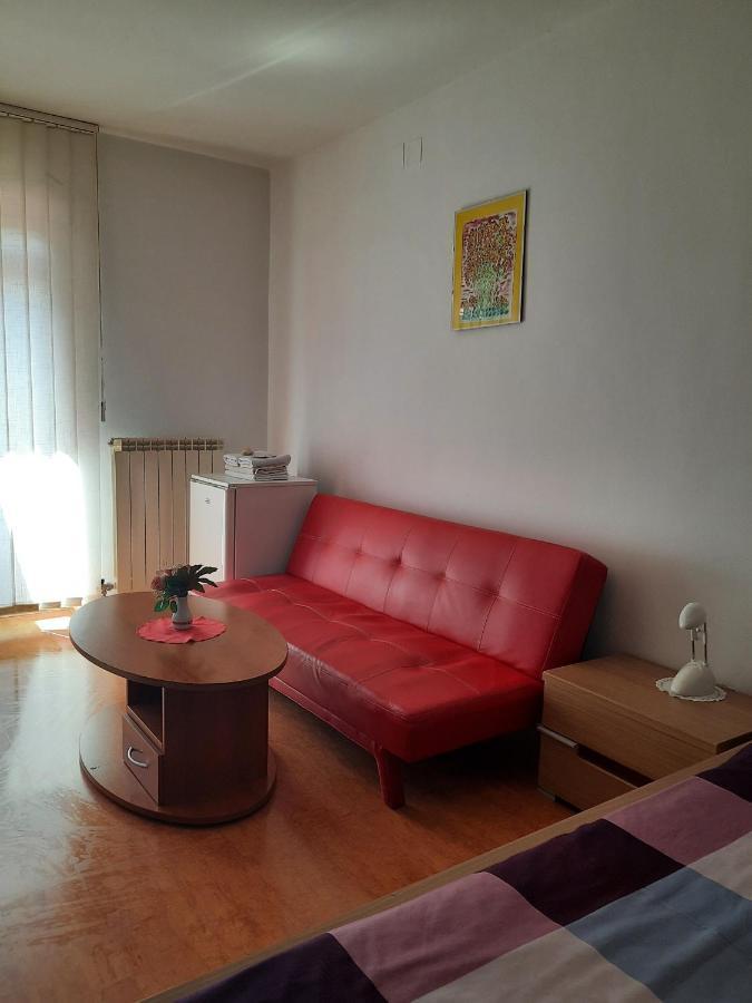 Rooms Cehovin Postojna Εξωτερικό φωτογραφία