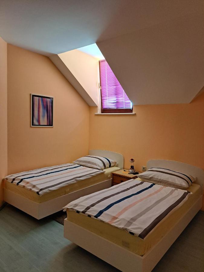 Rooms Cehovin Postojna Εξωτερικό φωτογραφία