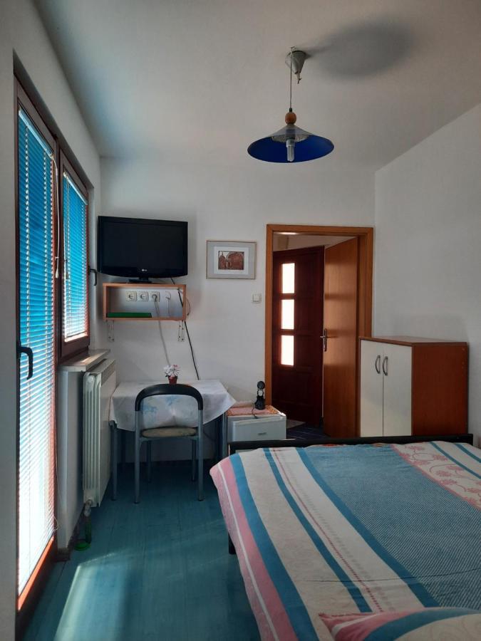Rooms Cehovin Postojna Εξωτερικό φωτογραφία