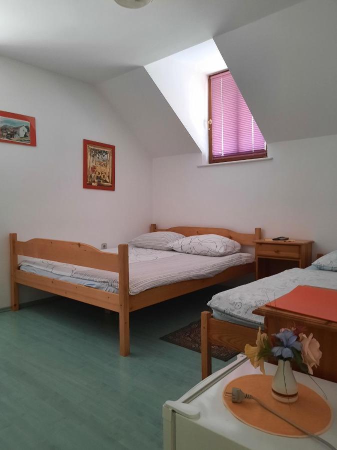Rooms Cehovin Postojna Εξωτερικό φωτογραφία
