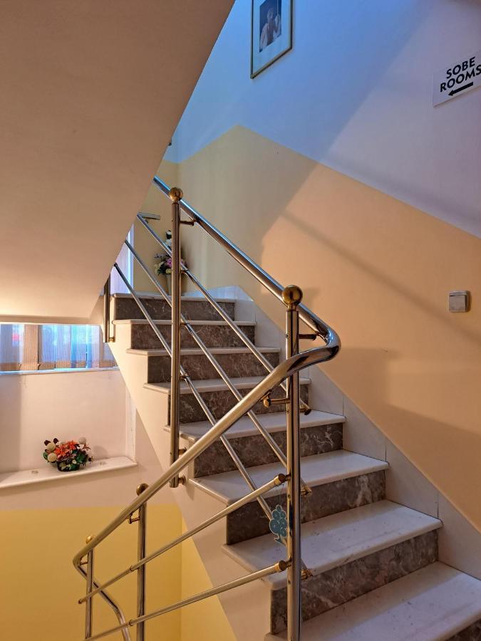 Rooms Cehovin Postojna Εξωτερικό φωτογραφία